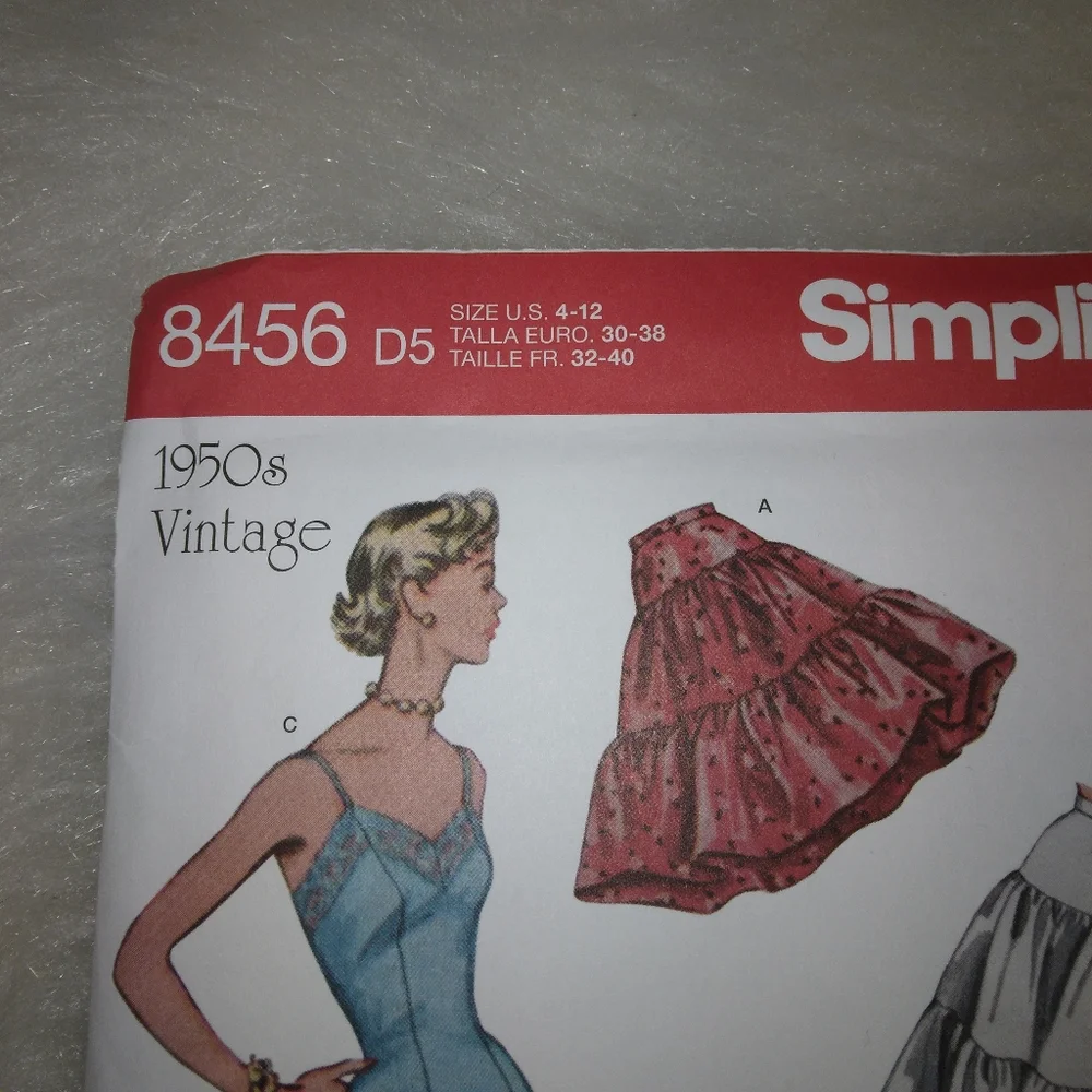 Simplicity 8456, 1950s style slip and Petticoat, Size 4-12